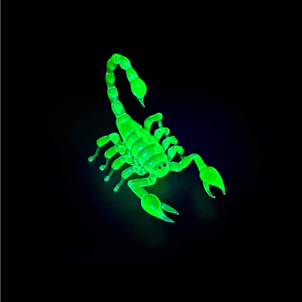 COPY - Uranium Vaseline Glass scorpion